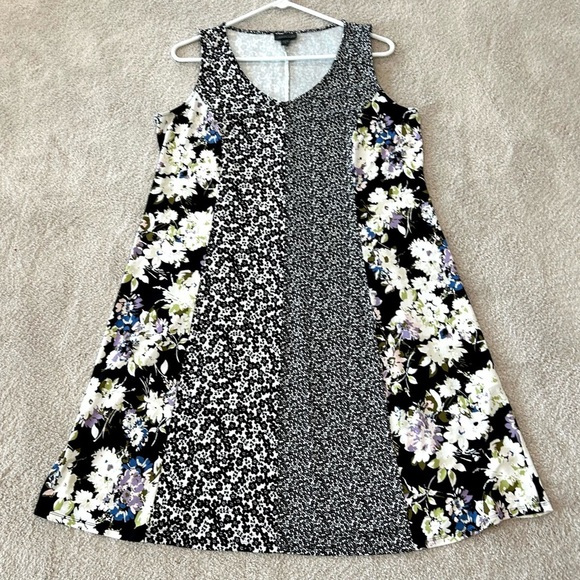 J. Jill Wearever Collection Sleeveless Tank Floral Dress Sz M Black White V-Neck - Picture 8 of 14